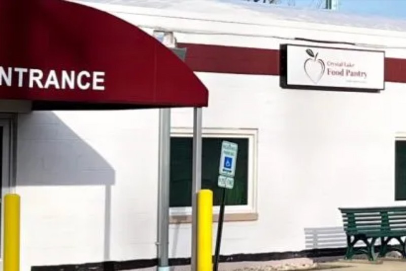 Crystal-Lake-Food-Pantry-2